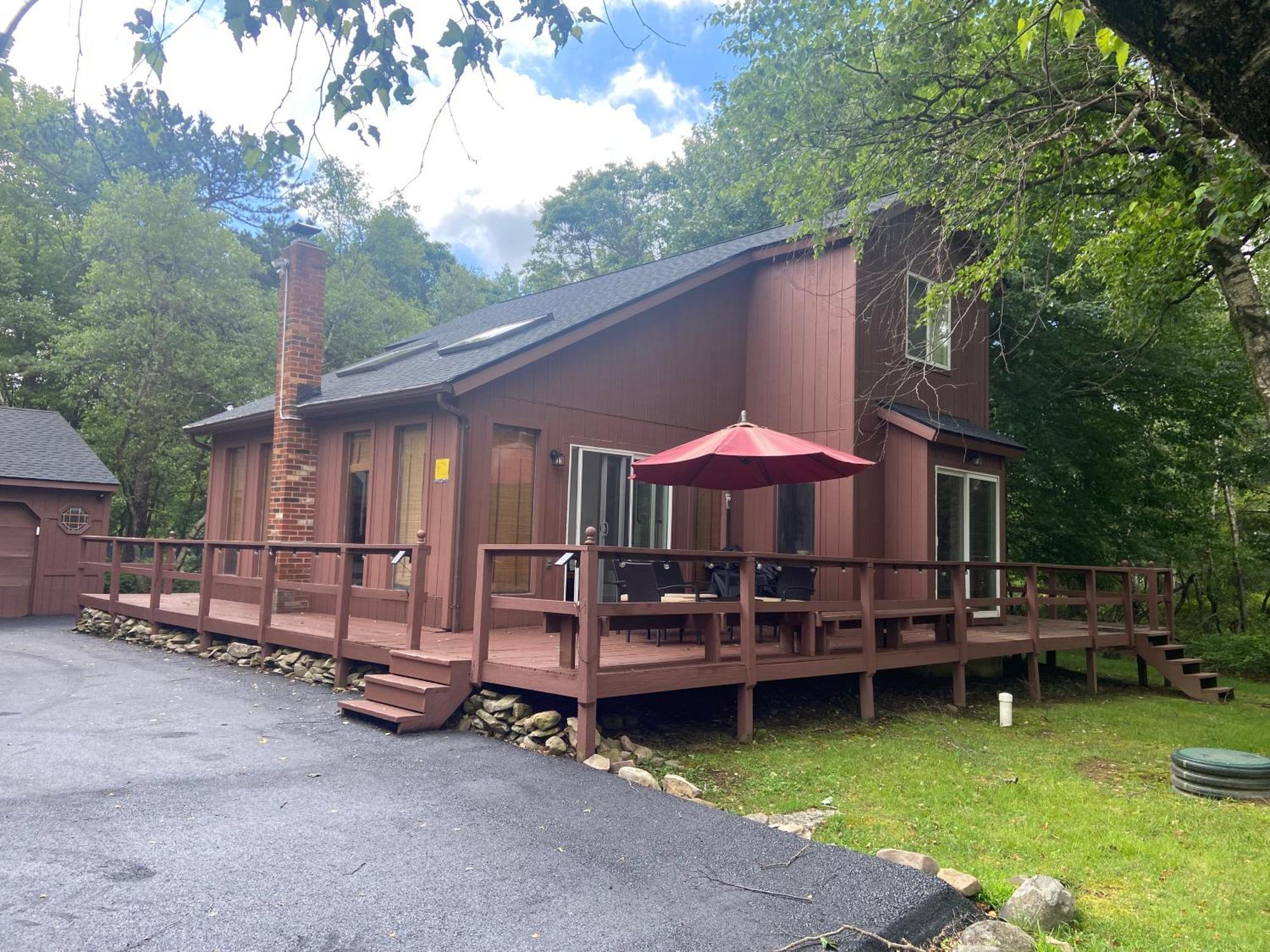 Chalet Ash In Poconos Near Camelback & Kalahari